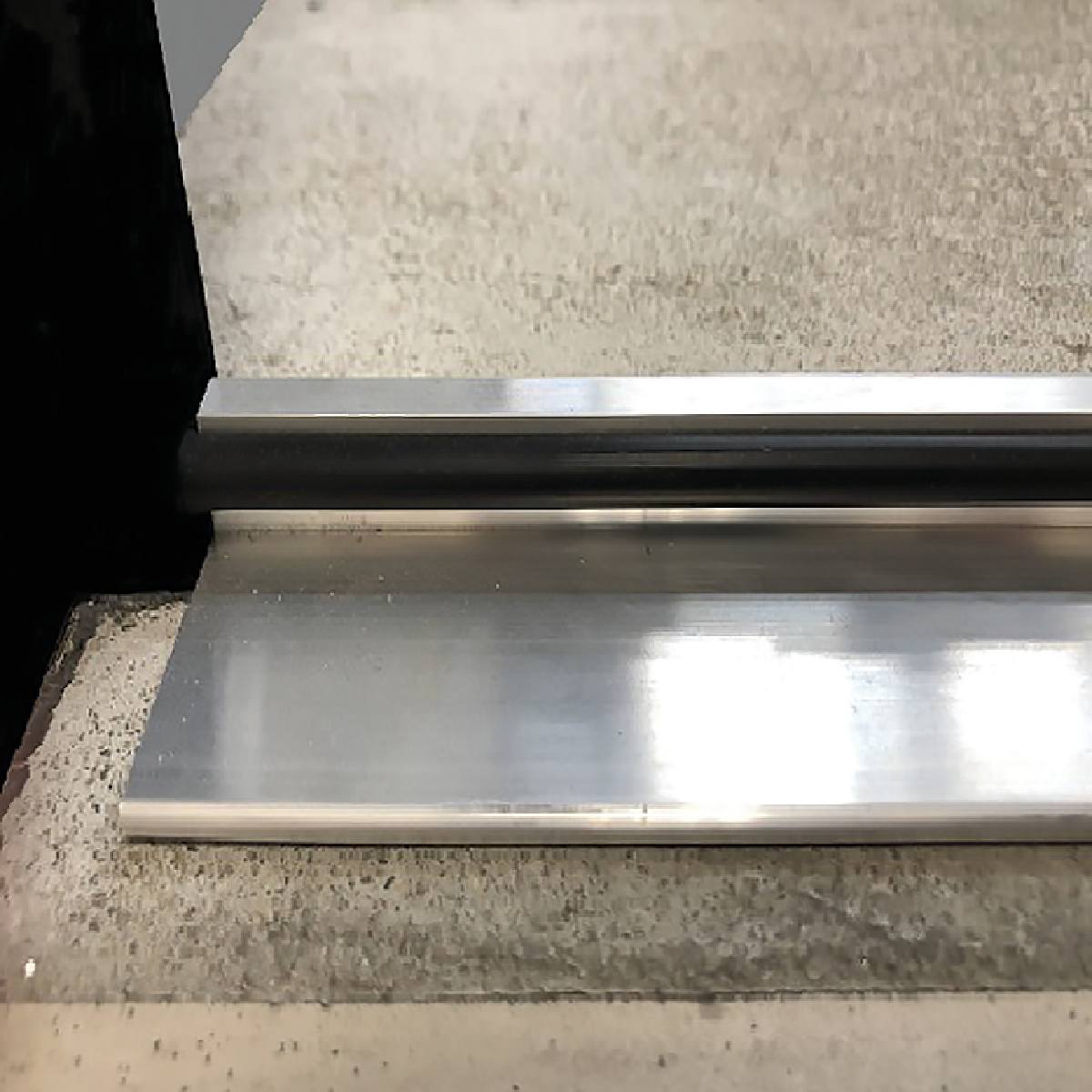 SEUIL ALUMINIUM PMR POUR PORTE