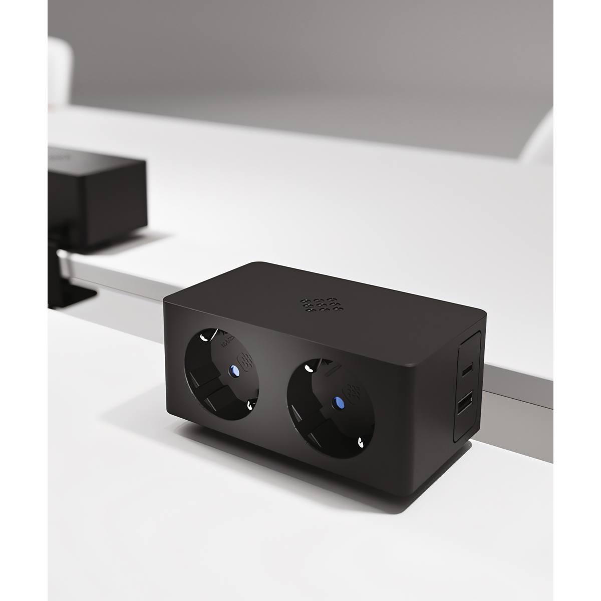 BLOC 2 PRISES +2 USB LATERALES A & C COLORIS NOIR AVEC SUPPORT ET FIXATION