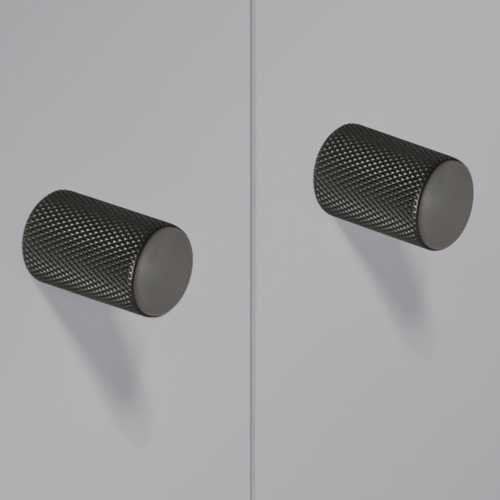 BOUTON DE MEUBLE ALU STRIÉ NOIR MAT Ø17