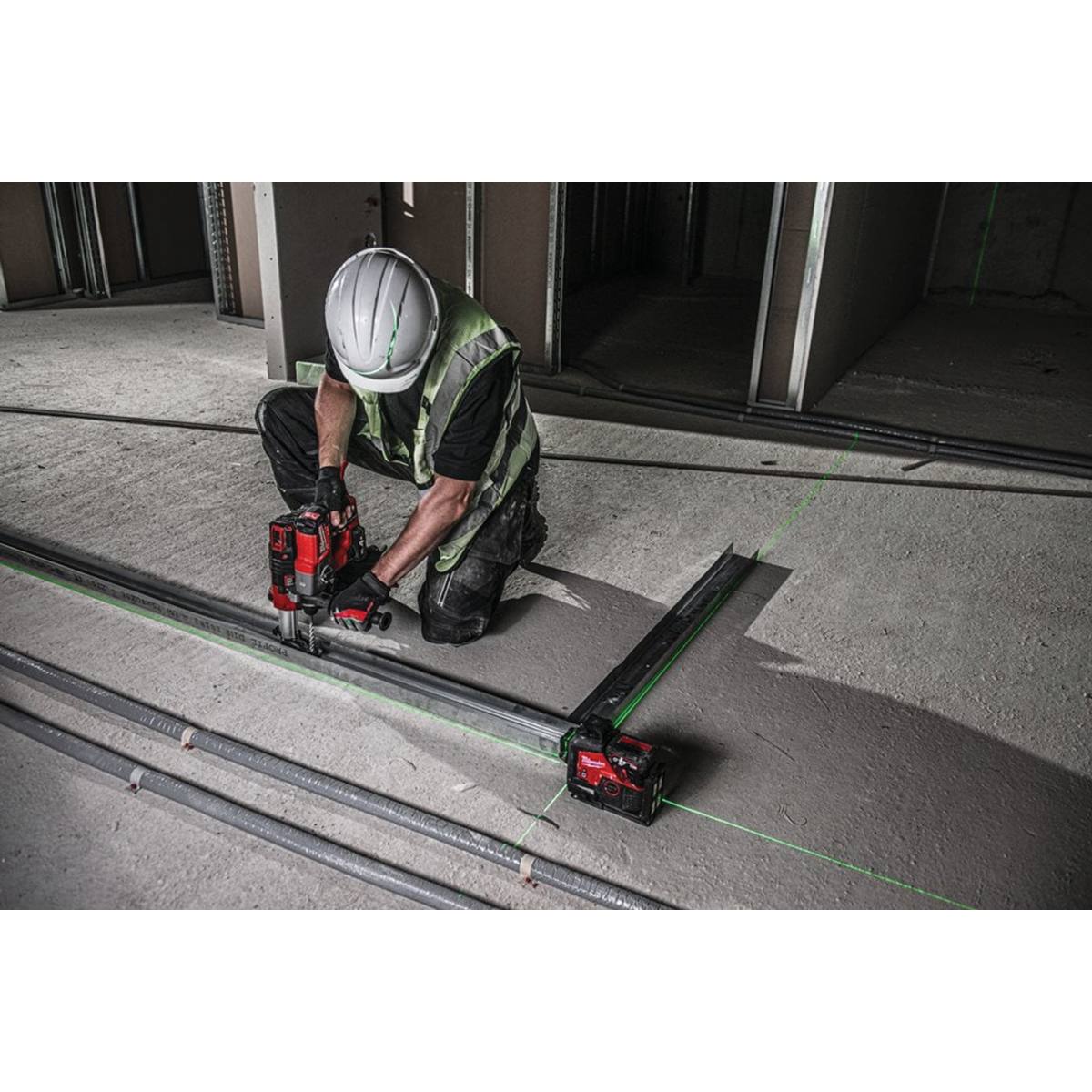 NIVEAU LASER MULTILIGNES VERT 360° 12 V