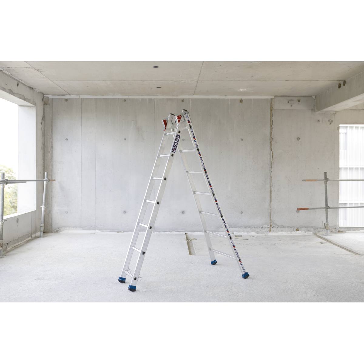 ÉCHELLE TRANSFORMABLE 2x7 BARREAUX 2,20 - 3,60 M