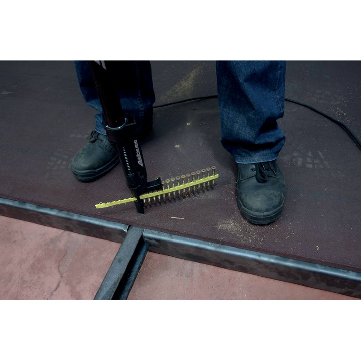 CARTON DE 750 VIS BOIS-MÉTAL EN BANDE AUTOPERCEUSE TÊTE FRAISÉE - ACIER