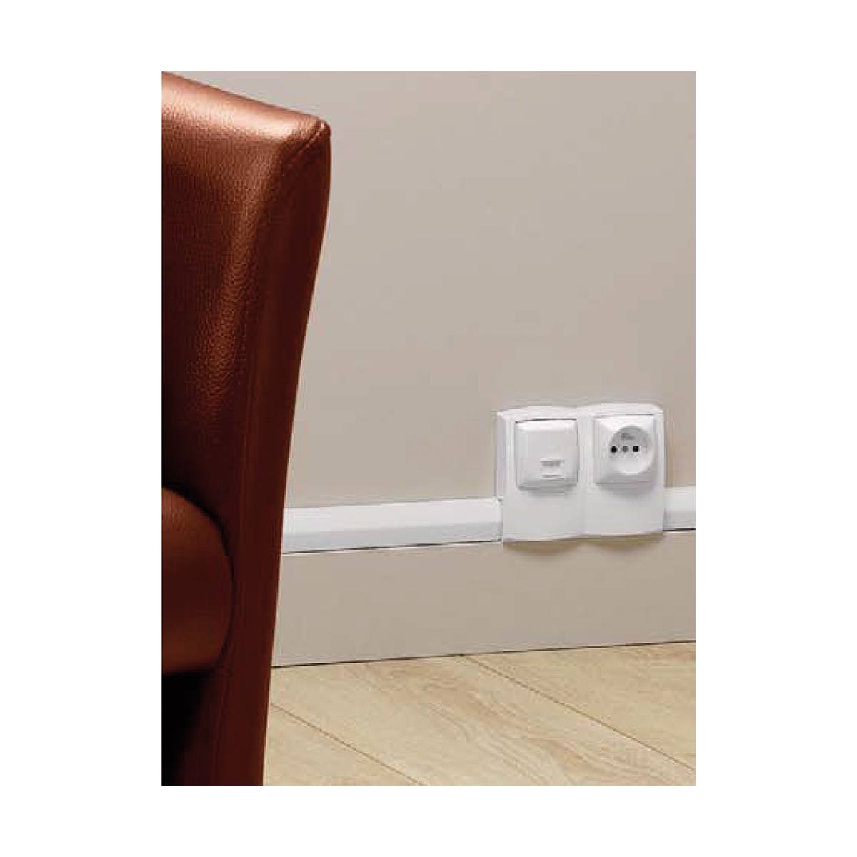 CAPOT D'APPAREIL LEGRAND SAILLIE POUR MOULURE ATRIANE 34x17