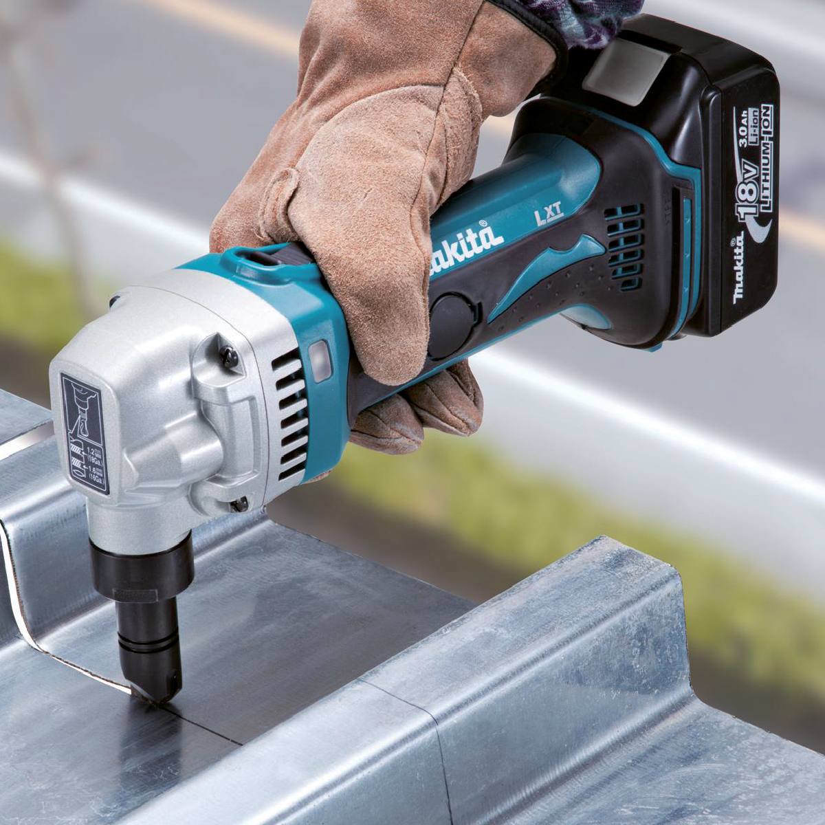 Grignoteuse Makita Sur Batterie Coupe Maxi 2 5 Mm 068145 Reference Batiment