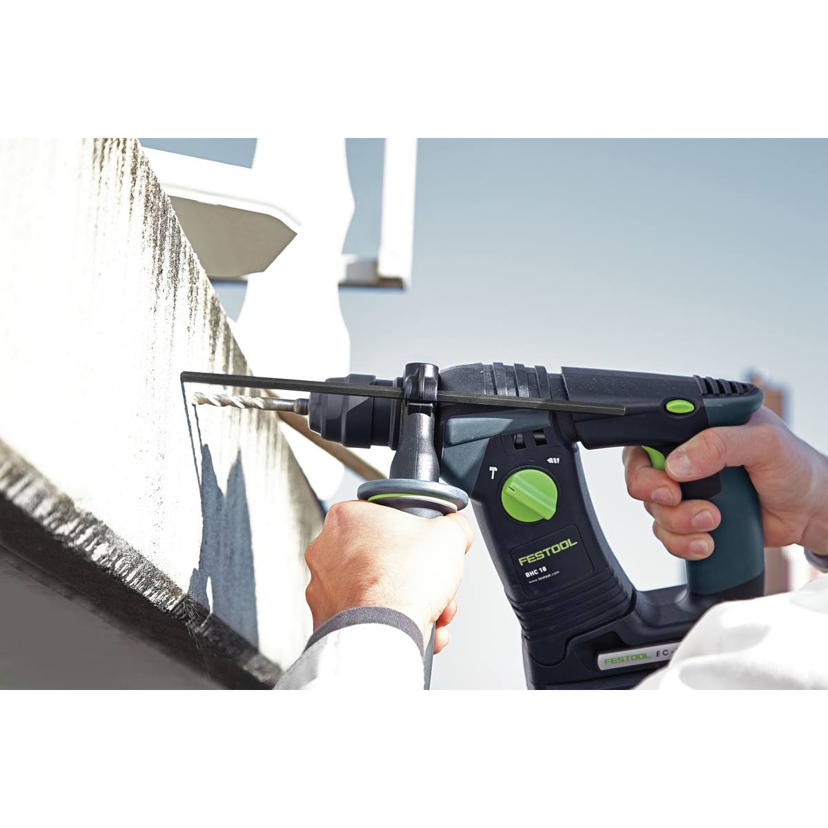 PERFORATEUR SDS-PLUS SUR BATTERIE 18 V + COFFRETS 7 FORETS SDS-PLUS