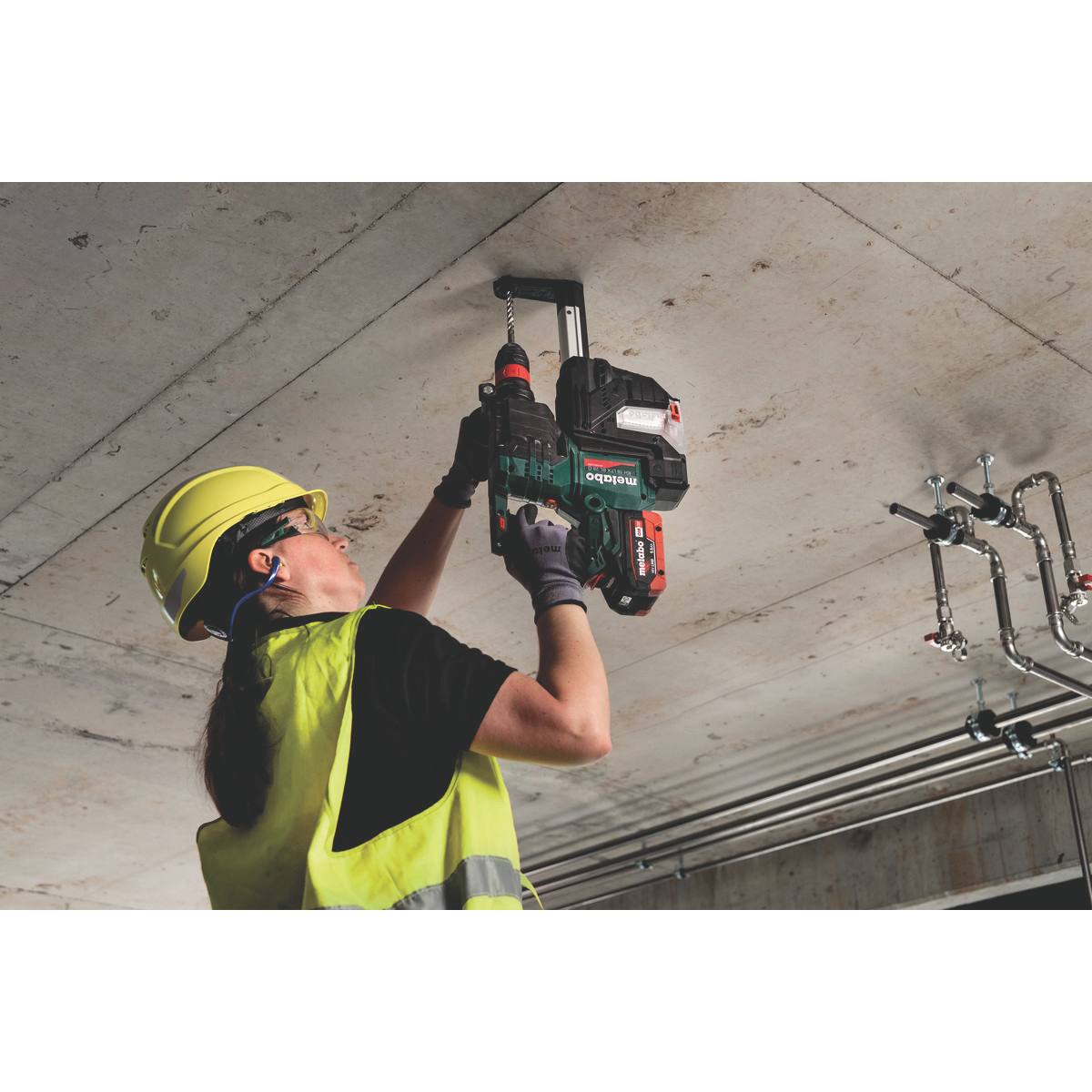 PERFO BURINEUR SDS-PLUS  BATTERIE 18 V AVEC ÉTUI 10 PIÈCES SDS-PLUS ET COUTEAU MULTIFONCTION