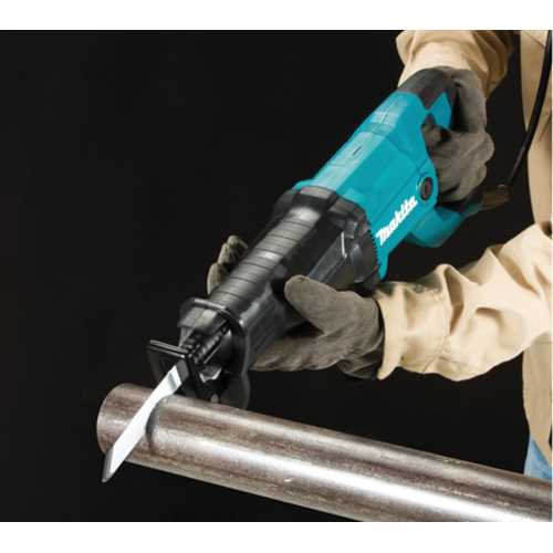 SCIE SABRE ÉLECTRIQUE MAKITA 1200 W