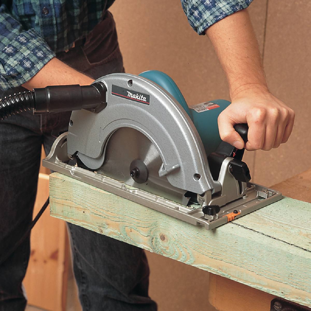 SCIE CIRCULAIRE MAKITA Ø 235 MM - 2000 W