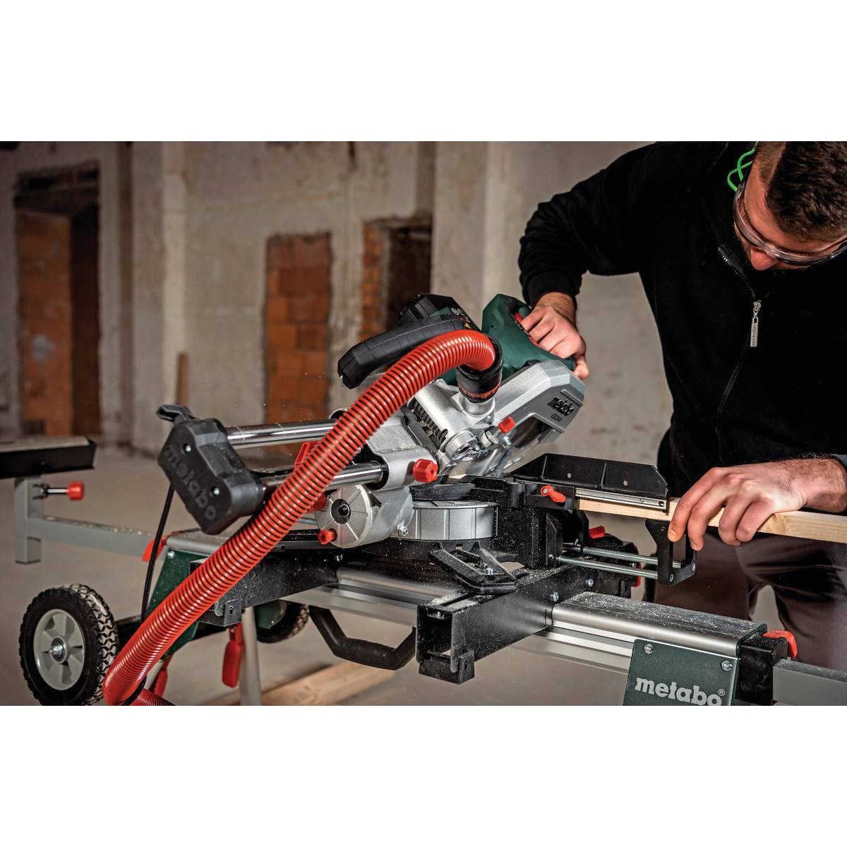 SCIE À COUPE D'ONGLETS RADIALE METABO Ø 254 MM - 14500 W