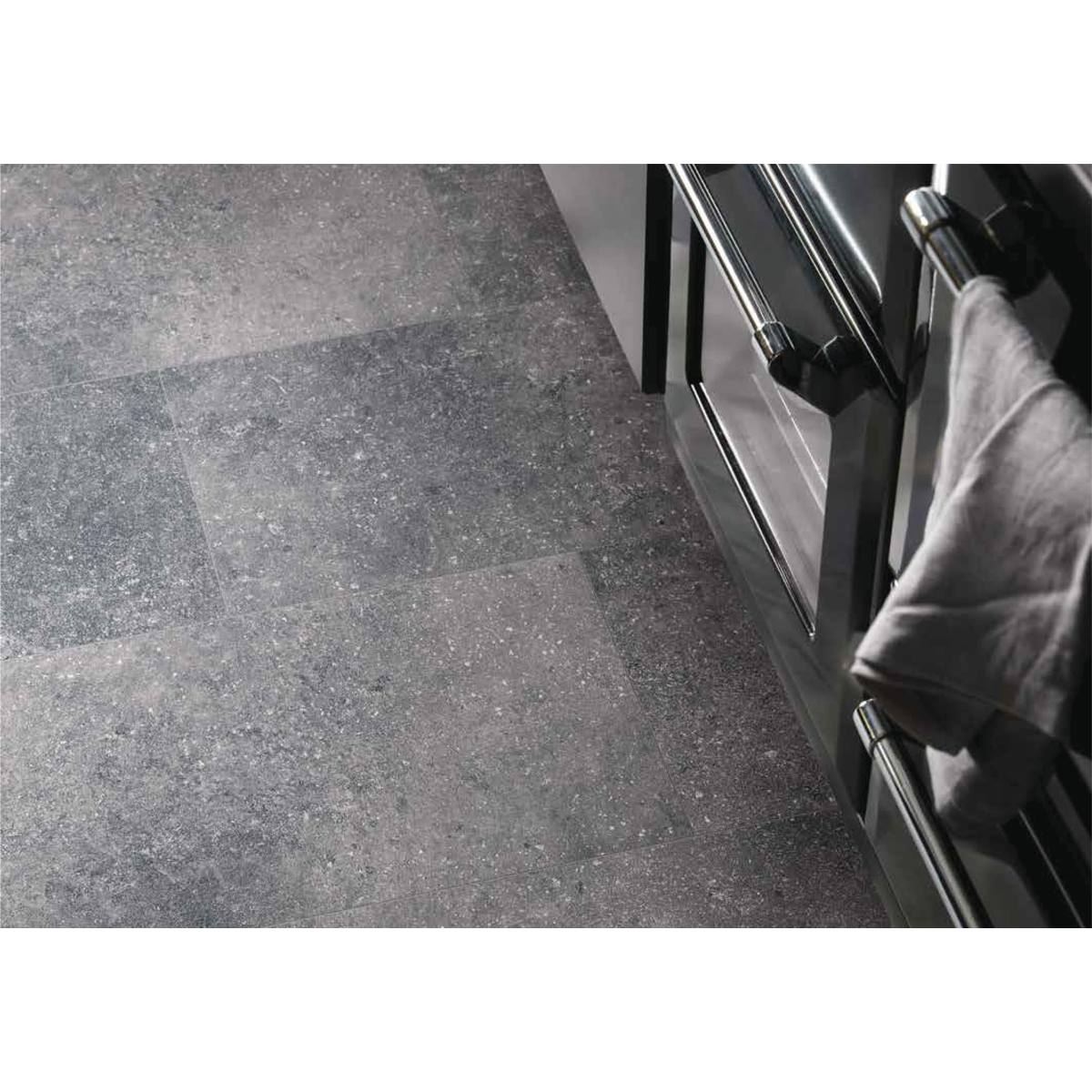 SOL VINYLE RIGIDE SOUS-COUCHE INTÉGRÉE DALLE CALCAIRE GRIS FONCÉ